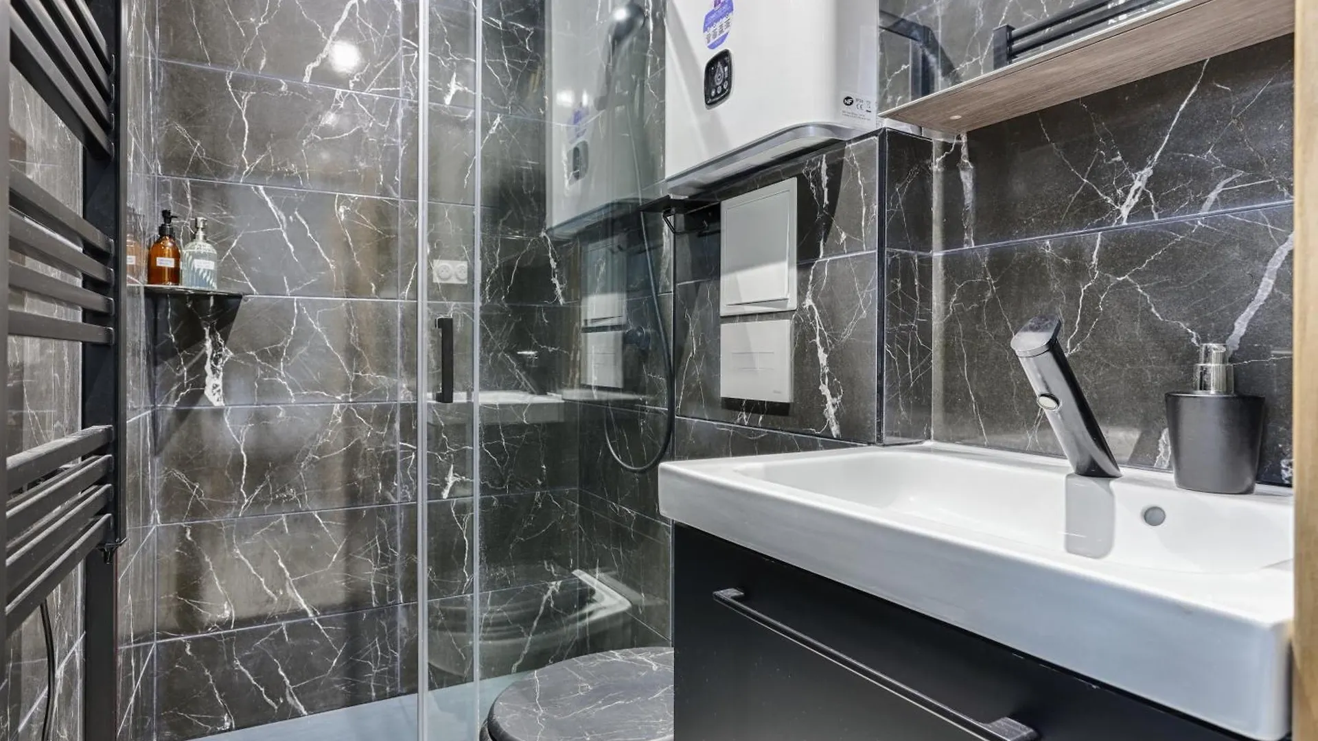 Mykeypers - Lovely Studio With Jacuzzi Paris 0*,